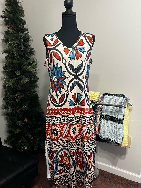 Dresses & Skirts - Sleeveless V-Neck Maxi Dress in Red, Blue & White Floral Print